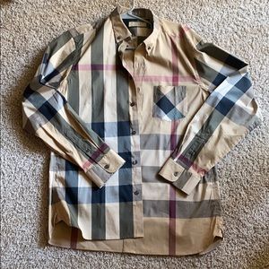 New without tag Burberry shirt L